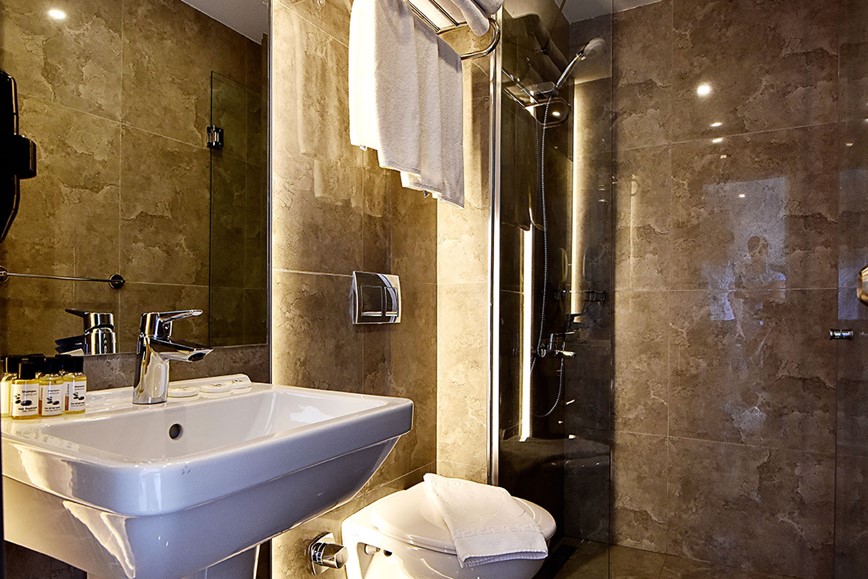 parkim-ayaz-hotel-bodrum-gumbet-rooms-Bathroom